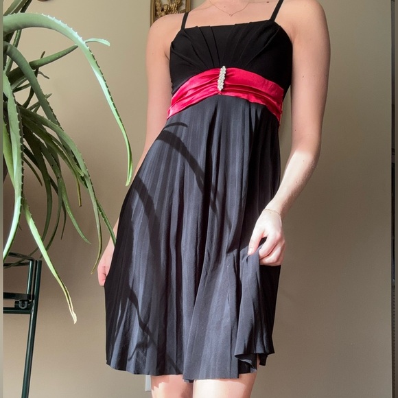 Vintage 90s Black Mini Dress - Picture 2 of 11
